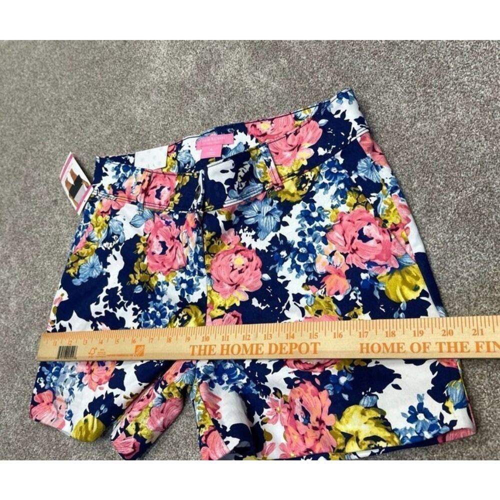 NWT Summer Coastal Floral Isaac Mizrahi Five-Pocket Shorts Sz 4 Navy Multicolor - Picture 7 of 13